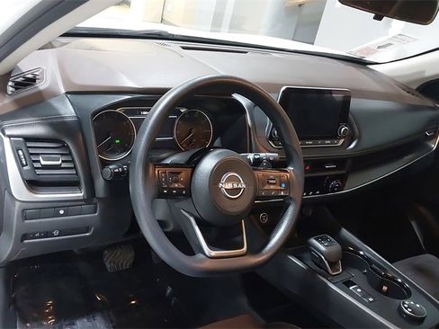 Used 2023 Nissan Rogue SV image 19