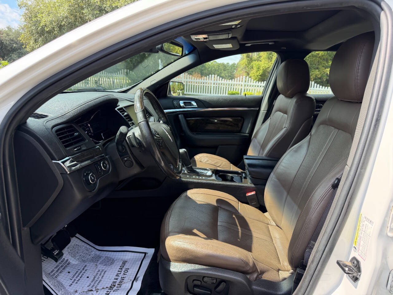 Used 2013 Lincoln MKS AWD image 10