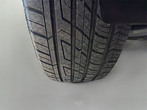 Used 2017 Ford Edge Titanium w/ Equipment Group 301A image 40