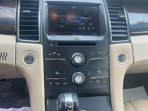 Used 2015 Ford Taurus Limited FWD image 16