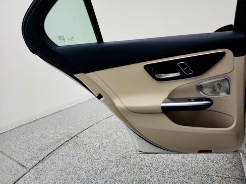 Used 2025 Mercedes-Benz C 300 Sedan image 19