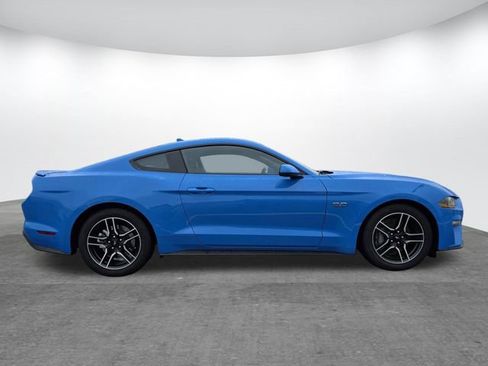 Used 2022 Ford Mustang GT Premium w/ Equipment Group 401A RWD image 3