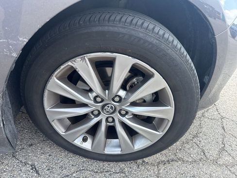 Used 2016 Toyota Camry XLE w/ Advanced Technology Package image 16