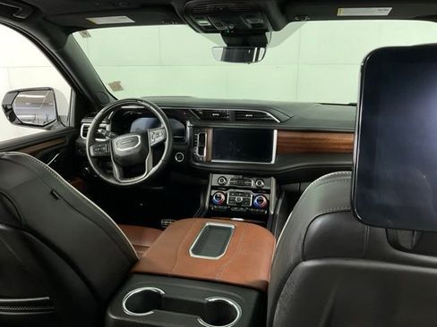 Used 2024 GMC Yukon XL Denali Ultimate image 16