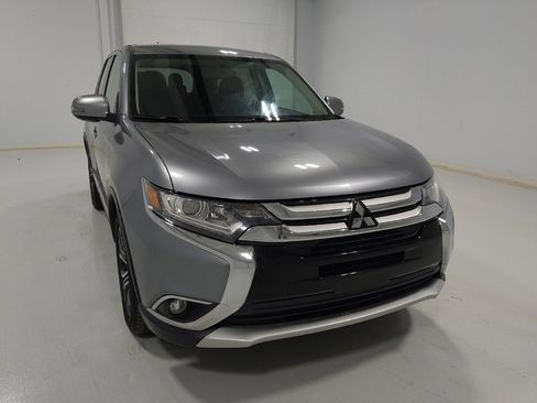 Used 2016 Mitsubishi Outlander SE image 14