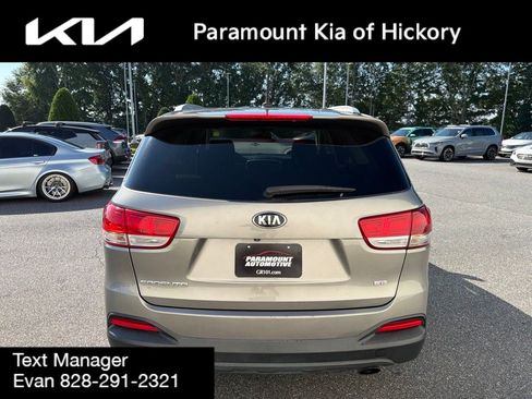 Used 2017 Kia Sorento FWD image 8