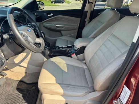 Used 2014 Ford Escape Titanium w/ Equipment Group 401A FWD image 23