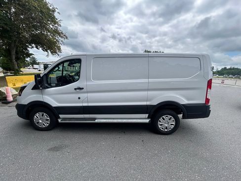 Used 2025 Ford Transit 250 Low Roof w/ Exterior Upgrade Package RWD image 4