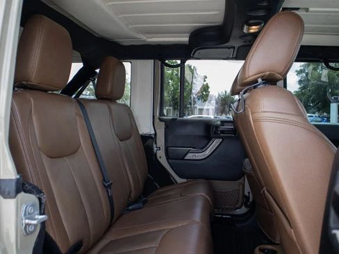 Used 2017 Jeep Wrangler Unlimited Sahara AWD/4WD image 20