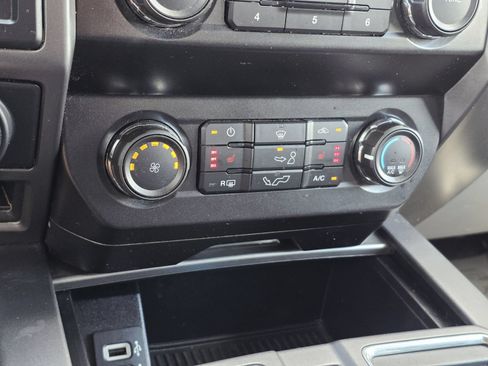 Used 2020 Ford F150 XLT w/ Equipment Group 302A Luxury AWD/4WD image 24