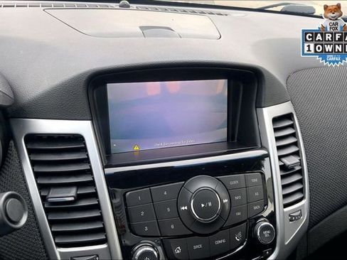 Used 2014 Chevrolet Cruze LT image 21