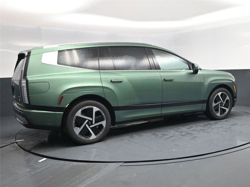 New 2026 Hyundai Ioniq 9 Calligraphy image 4