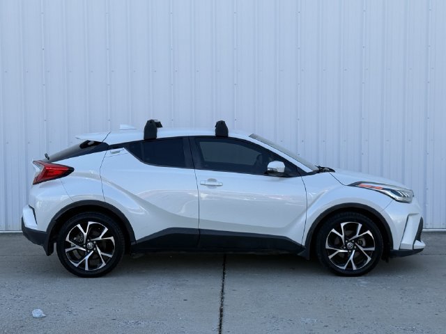 Used 2020 Toyota C-HR XLE FWD image 4