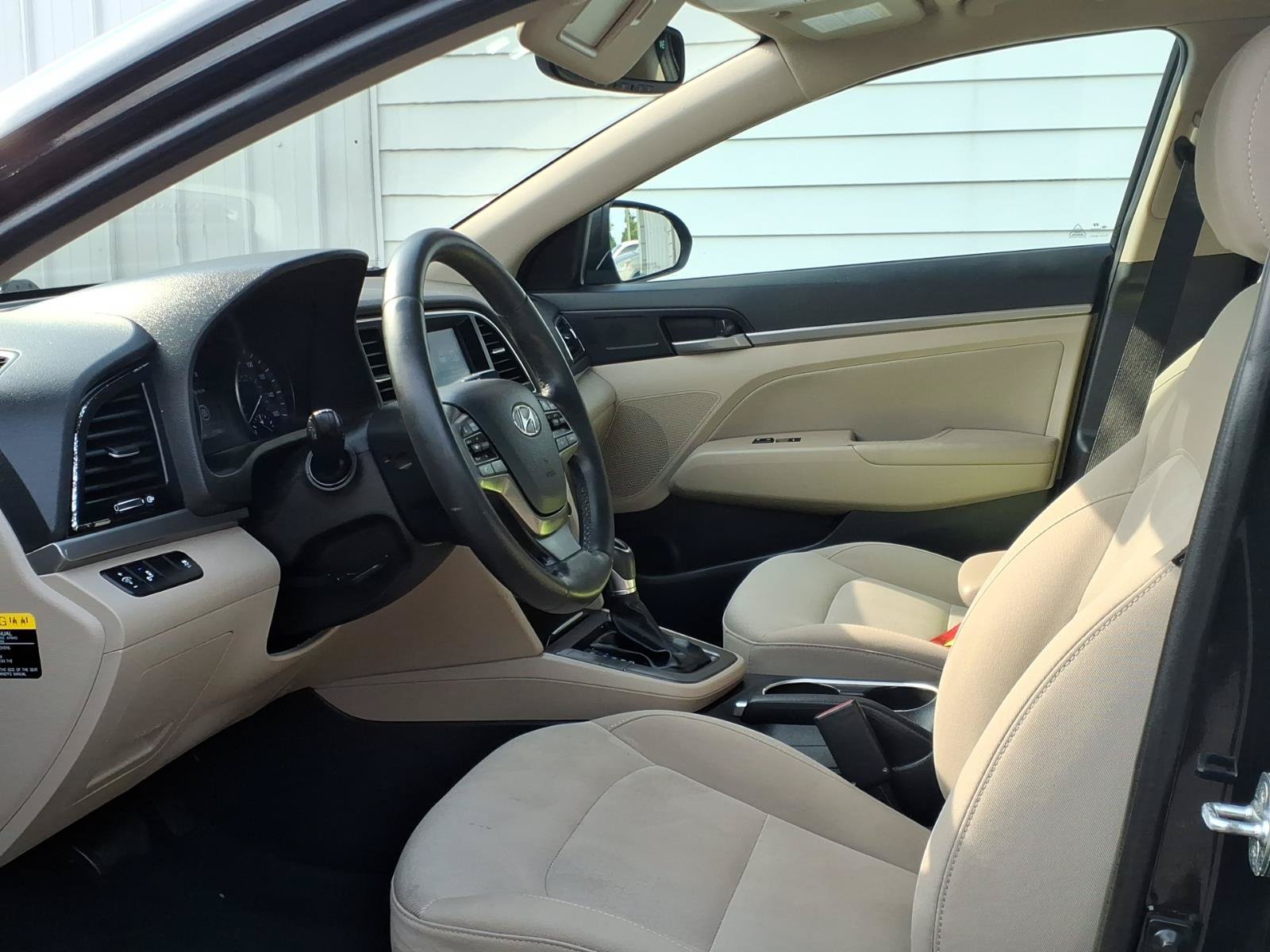 Used 2018 Hyundai Elantra Value Edition FWD image 6
