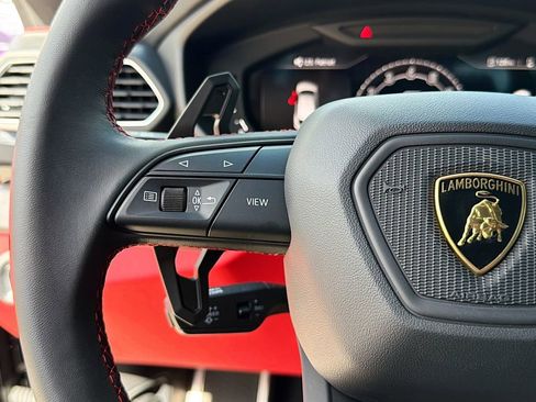 Used 2024 Lamborghini Urus S image 39