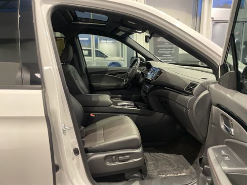 Used 2025 Honda Ridgeline Black Edition image 39