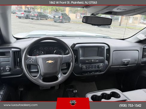 Used 2018 Chevrolet Silverado 1500 Custom w/ Custom Value Package AWD/4WD image 19