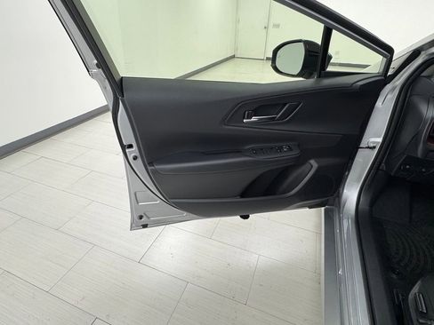 Used 2024 Toyota Prius Prime Premium image 9