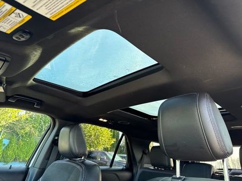 Used 2018 Ford Explorer XLT w/ XLT Appearance Package AWD/4WD image 24
