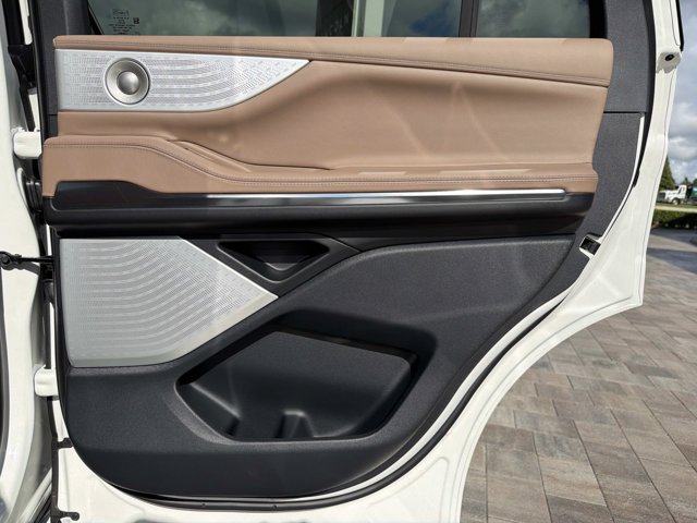 New 2027 Lincoln Navigator Black Label AWD/4WD image 19
