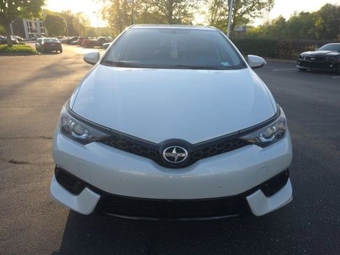 Used 2016 Scion iM image 2