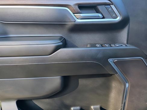 Used 2025 Chevrolet Silverado 1500 LT image 15