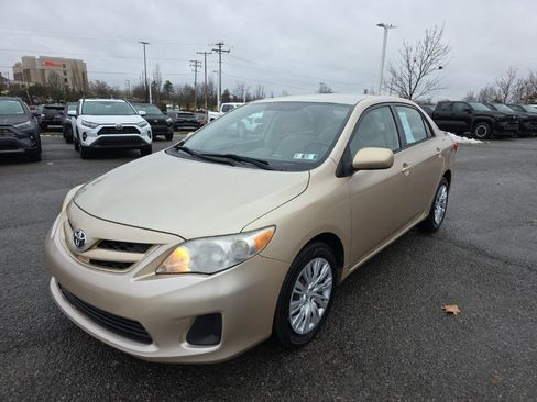 Used 2012 Toyota Corolla LE image 3