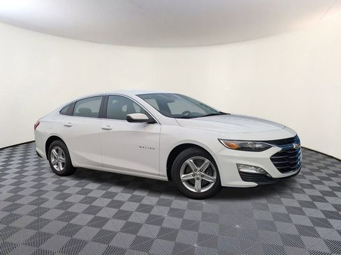 Used 2024 Chevrolet Malibu LT image 1