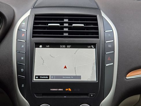 Used 2017 Lincoln MKC Select w/ Select Plus Package FWD image 18