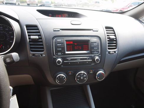 Used 2016 Kia Forte LX FWD image 10