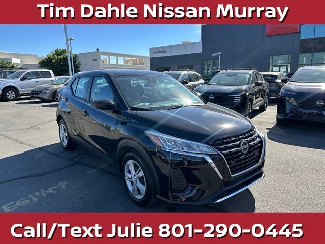 Used 2025 Nissan Kicks Play S FWD image 3