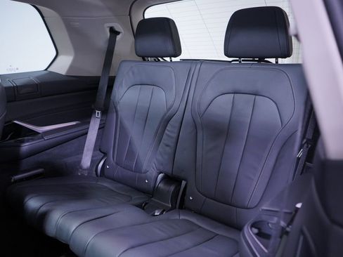 Used 2022 BMW X7 xDrive40i w/ Parking Assistance Package image 10