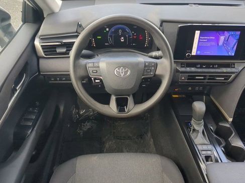 Used 2025 Toyota Camry LE image 13