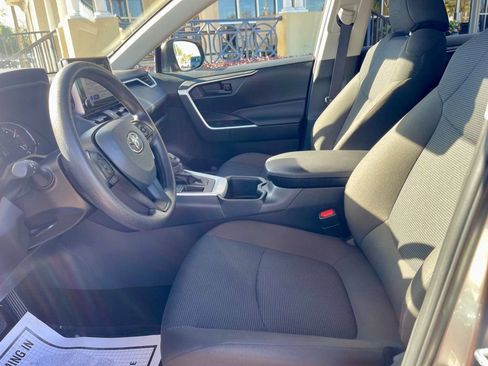 Used 2025 Toyota RAV4 LE image 9