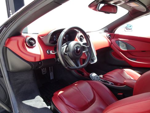 Used 2019 McLaren 570S Spider RWD image 11