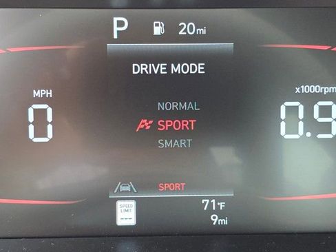 New 2025 Hyundai Elantra Sport image 12