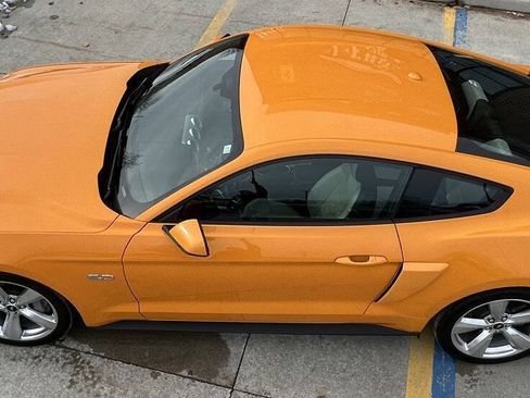 Used 2019 Ford Mustang GT Premium image 11