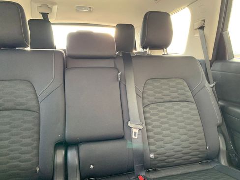 Used 2025 Nissan Pathfinder SV image 39