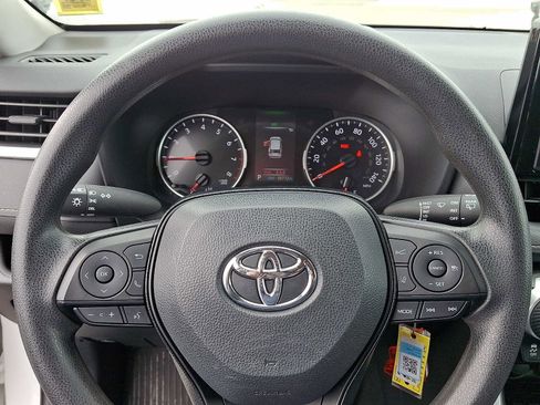 Certified 2021 Toyota RAV4 LE image 21