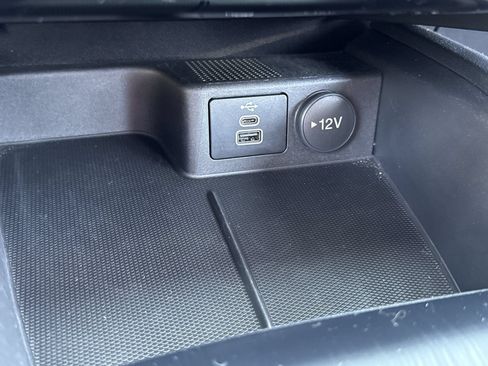 Used 2025 Ford Escape SE FWD image 8