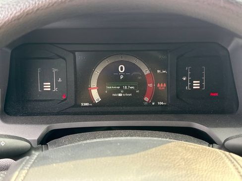 Used 2025 Toyota Tacoma SR5 AWD/4WD image 25