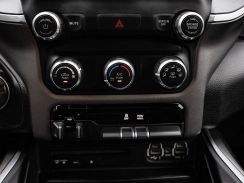 Used 2019 RAM 1500 Big Horn AWD/4WD image 34