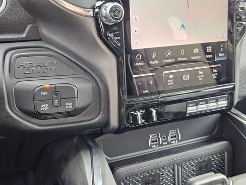 New 2026 RAM 2500 Laramie AWD/4WD image 25