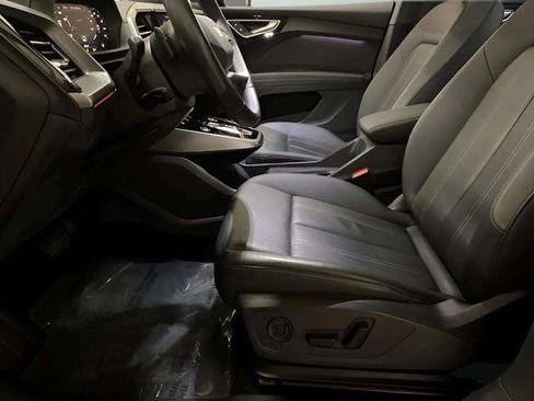 Used 2024 Audi Q4 e-tron Premium Plus w/ Premium Plus image 59