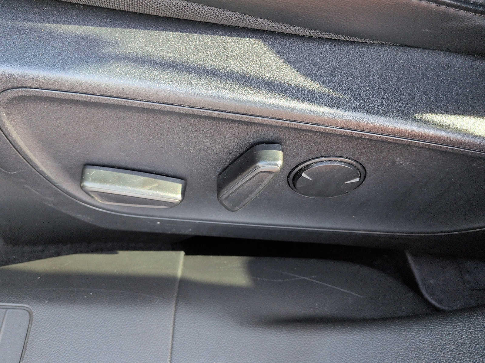 Used 2025 Ford Escape ST-Line Select AWD/4WD image 13