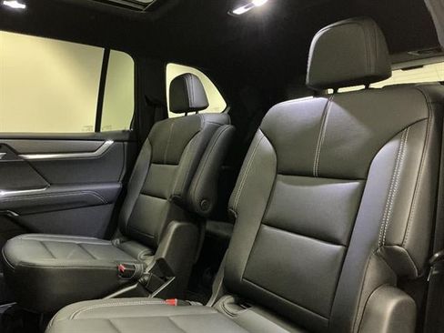 New 2026 GMC Acadia Elevation w/ Elevation Premium Package AWD/4WD image 30