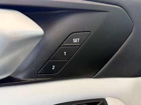 Used 2023 BMW X5 sDrive40i w/ Premium Package image 18