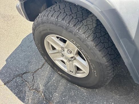 Used 2020 Jeep Gladiator Sport w/ Quick Order Package 24S image 16