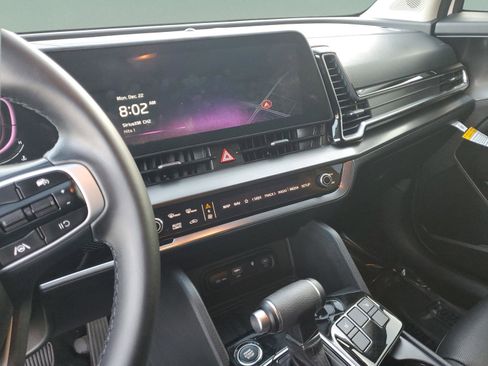 Certified 2025 Kia Sportage EX image 27