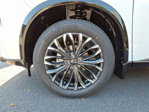 New 2026 Nissan Rogue Platinum image 4